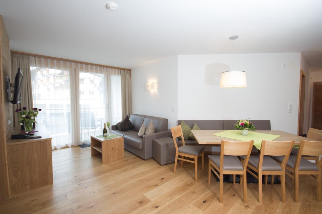 Berglife Appartements Serfaus Exterior photo